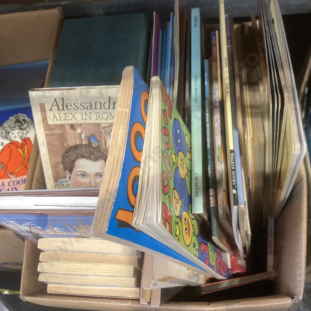 Lot of Kids Books Image 1++