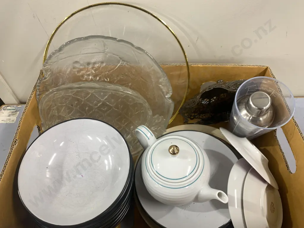 Assortment Of Crockery &  Vintage Glassware Image 1++