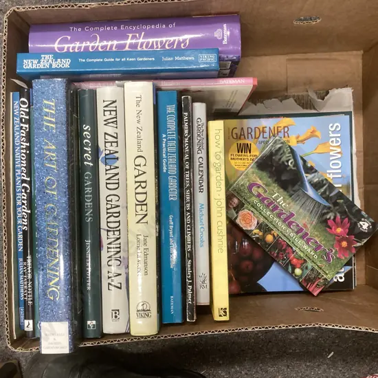 Lot of Gardening Books & Magazines