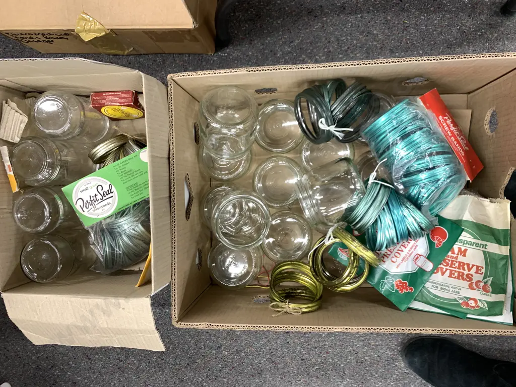 Assortment of Preserving Jars, Screw bands & Covers Image 1++