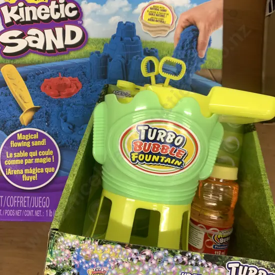 The One And Only Kinetic Sand & Turbo Bubble Fountain 