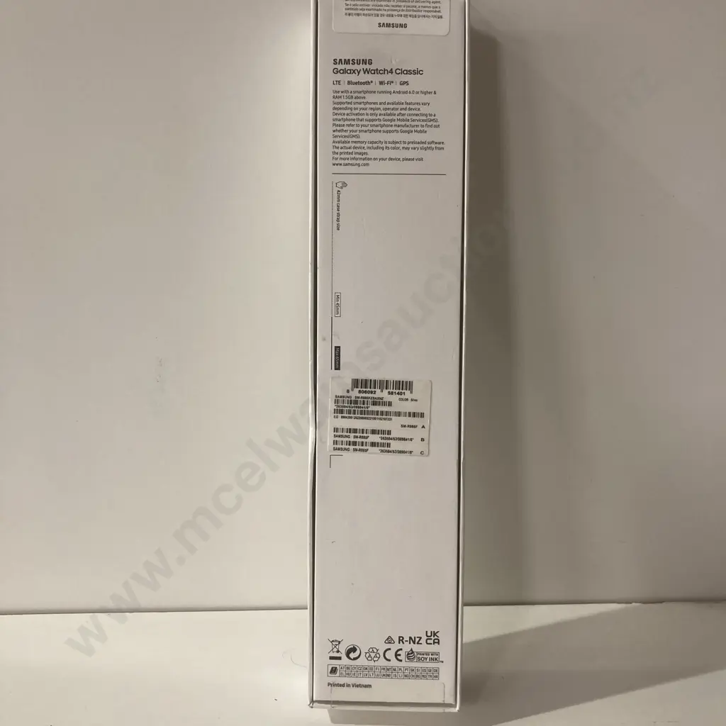 New In Box Galaxy Watch4 Classic, 42mm, LTE, Silver Image 1++