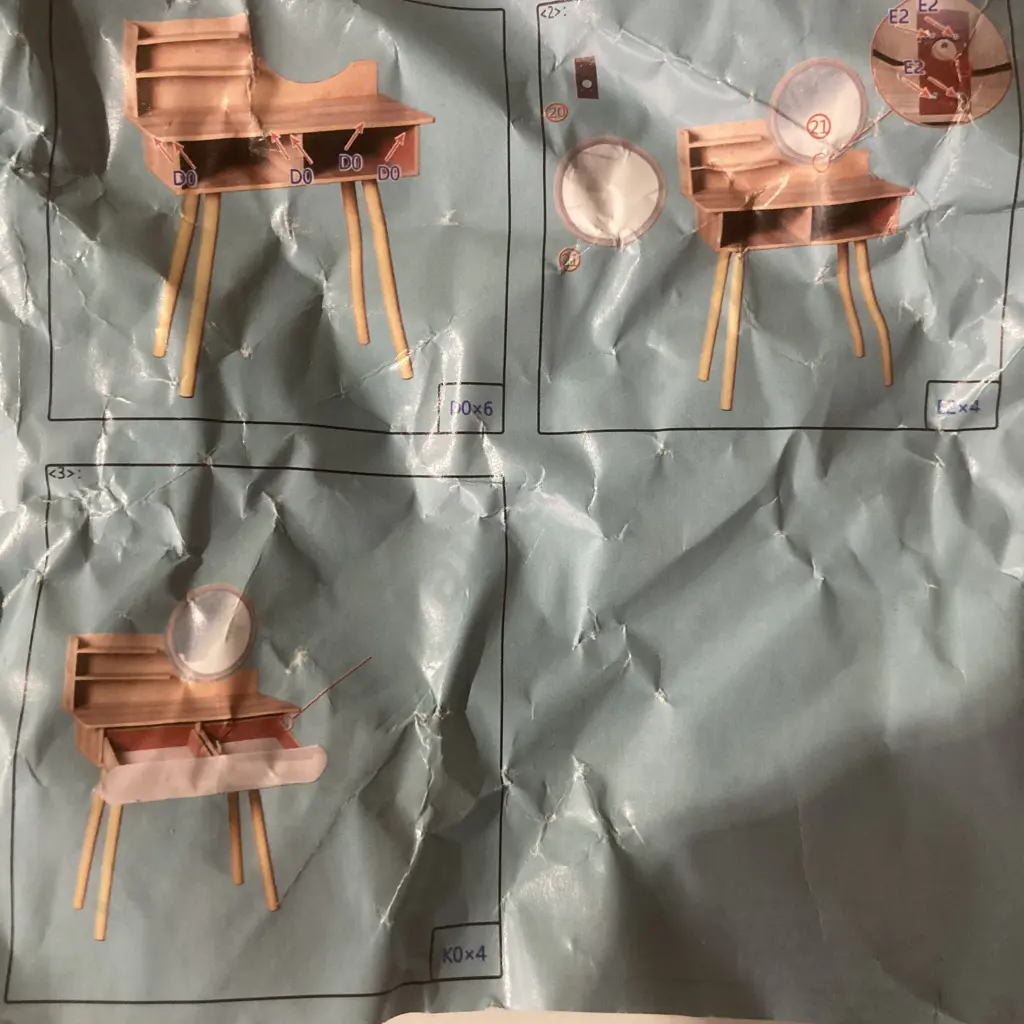 kds Dressing Table (Flat packed, As-Is) Image 1++