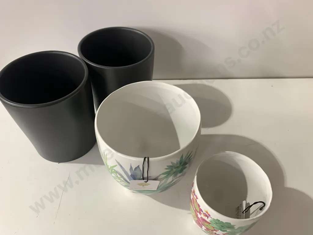Maxwell & Willams Royal Botanic Garden Planters x2 With Black KG Cape Reinga Pots x2  Image 1++