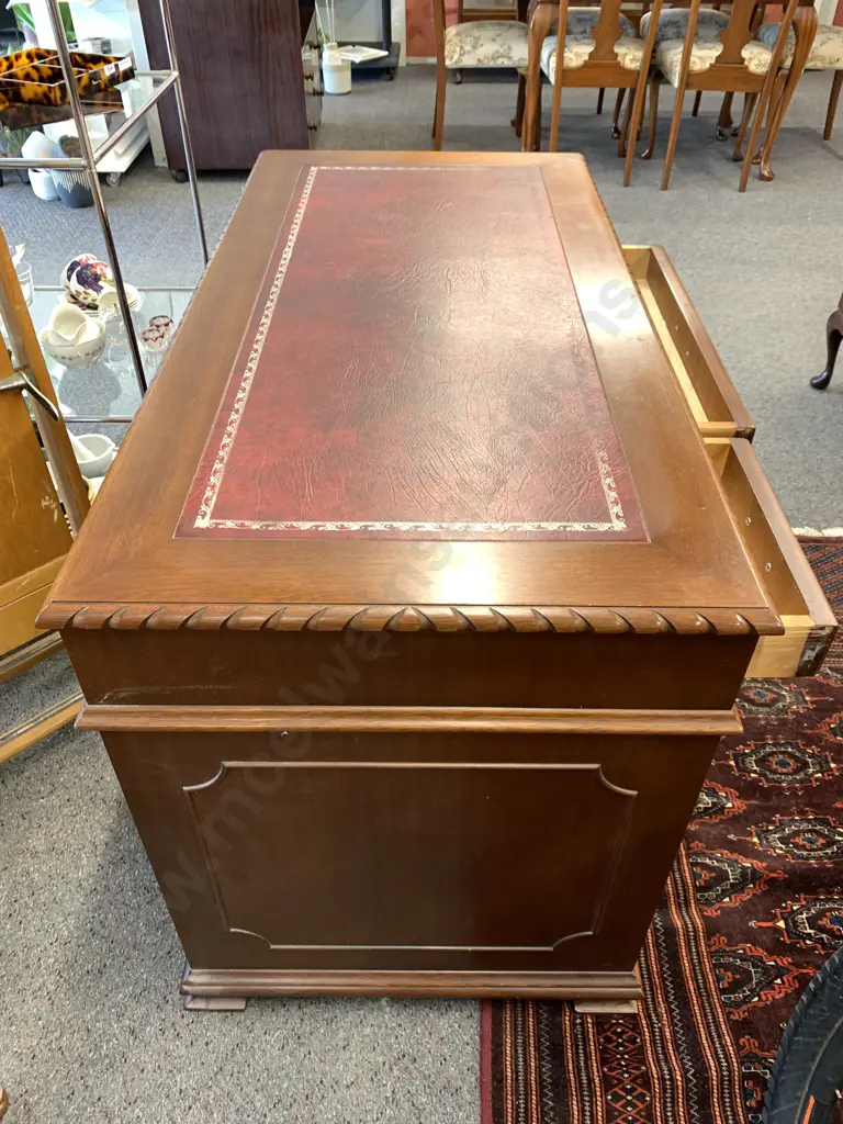 Vintage Mahogany Leather Top Kneehole Desk, 9 Drawers, Ornate Metal Drop Handles, H76 W121.5 D60.5cm Image 1++