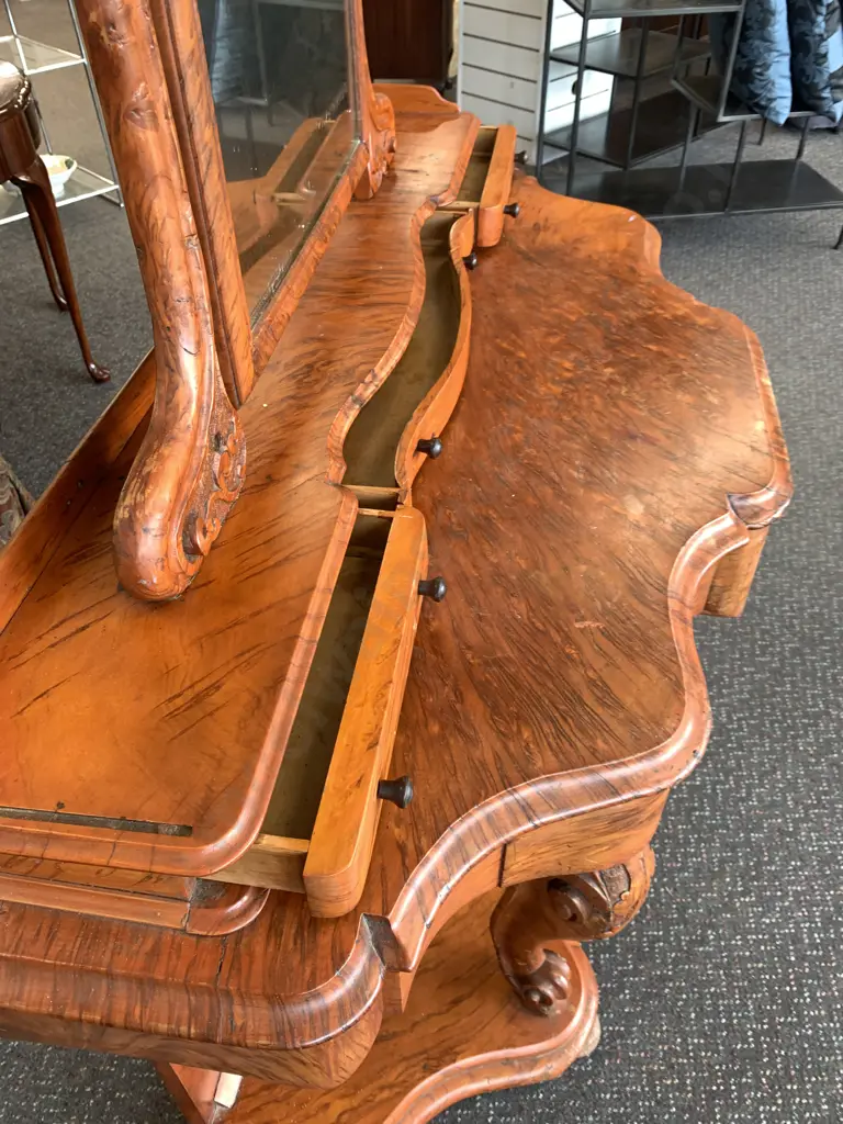 Victorian Burr Walnut Dressing Table, Mid 19th Century, Lovely Figuration, Substantial Carved Cabriole Legs, 4 Drawers Image 1++