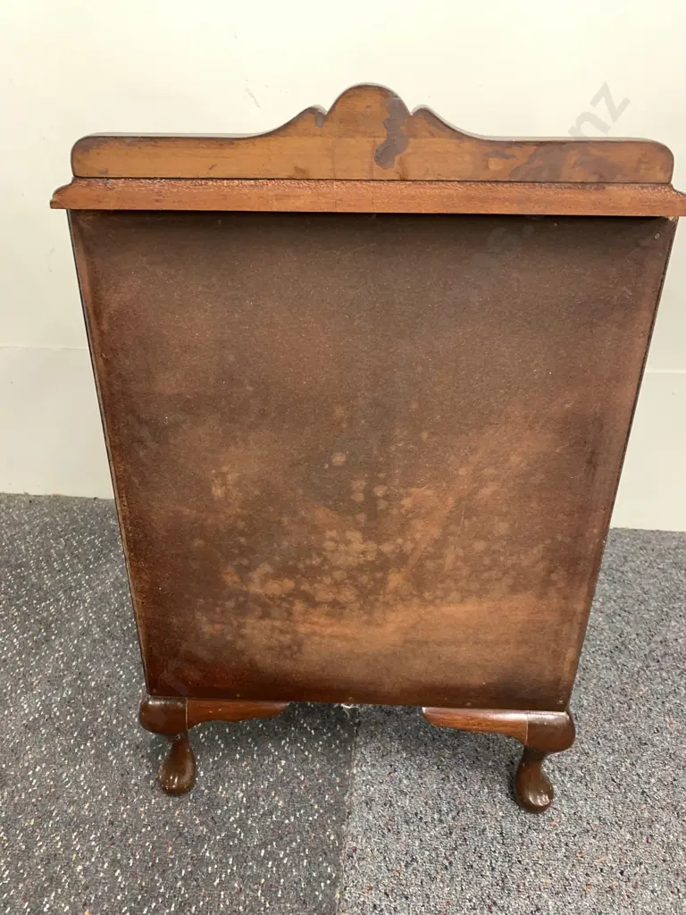 Queen Anne Style Mahogany Bedside Cabinet, 3 Drawer, Cabriole Legs, H71 W46 D38cm Image 1++