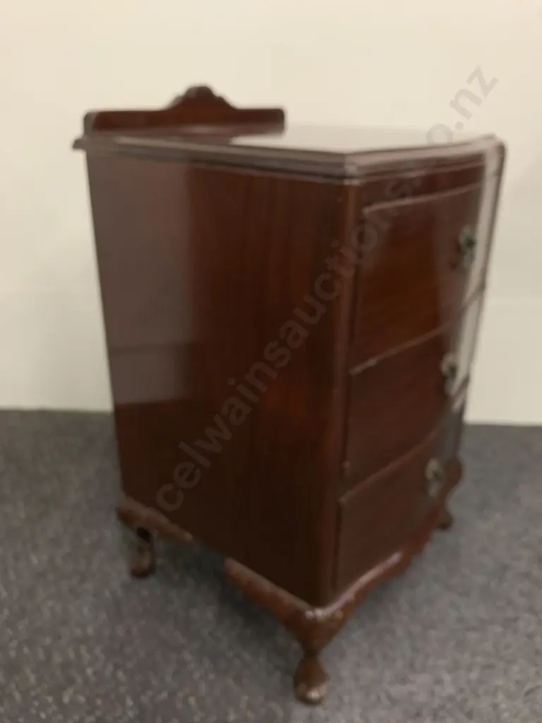 Queen Anne Style Mahogany Bedside Cabinet, 3 Drawer, Cabriole Legs, H71 W46 D38cm Image 1++