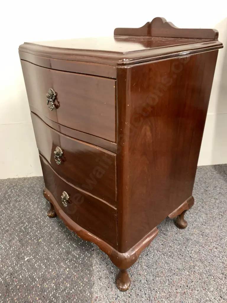 Queen Anne Style Mahogany Bedside Cabinet, 3 Drawer, Cabriole Legs, H71 W46 D38cm Image 1++