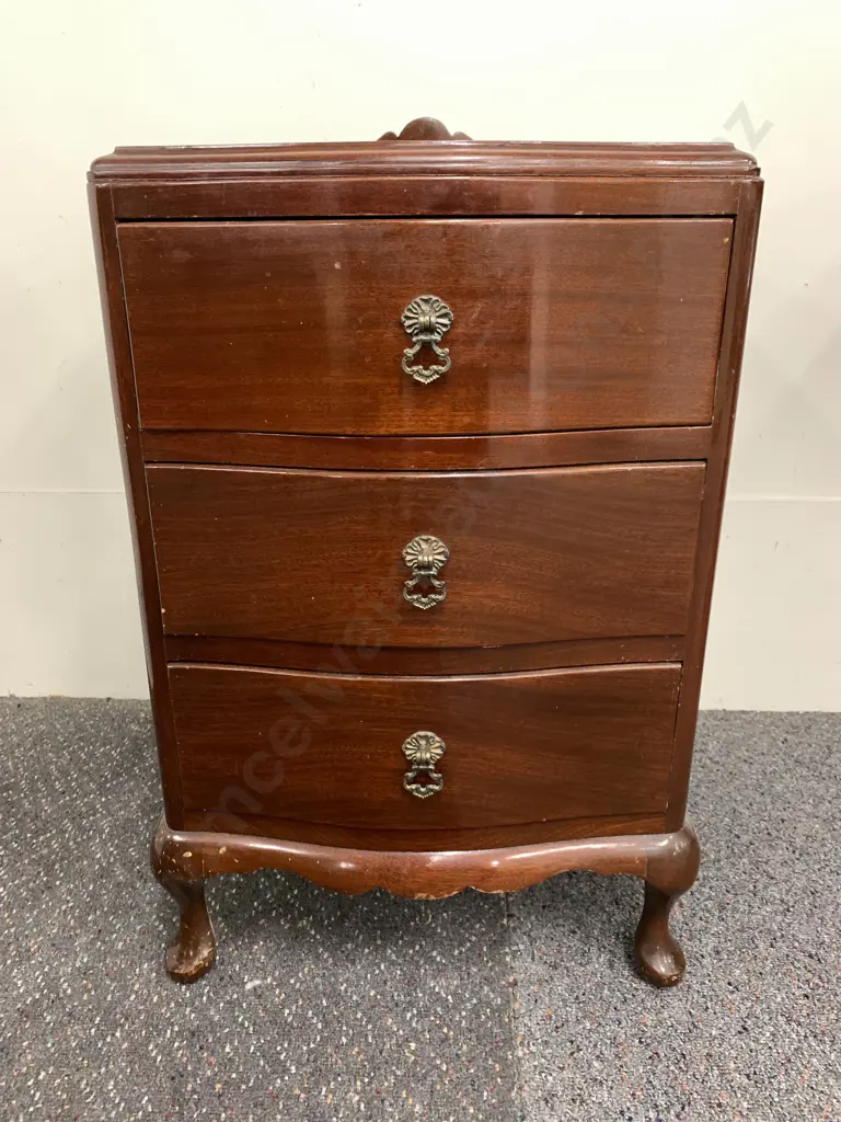Queen Anne Style Mahogany Bedside Cabinet, 3 Drawer, Cabriole Legs, H71 W46 D38cm Image 1++