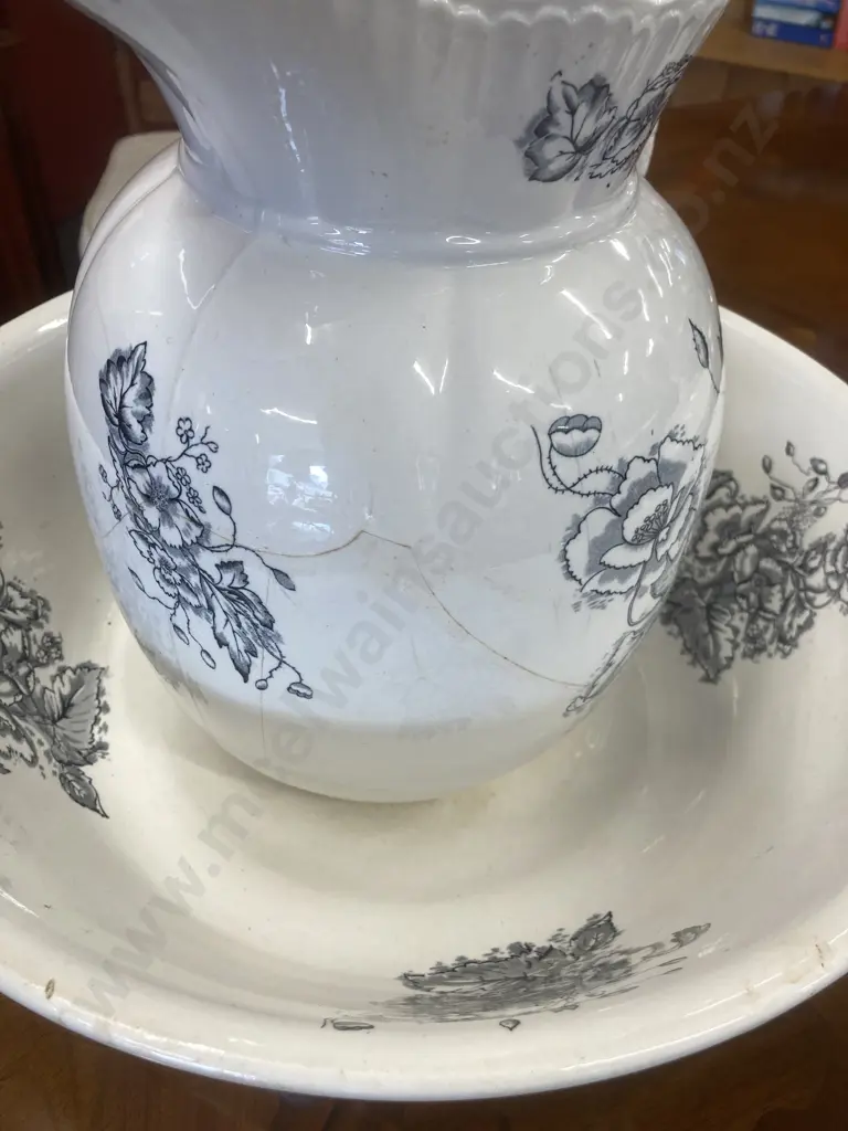English Chamber Set Including Jug, Bowl With Chamber Pot & Lid, Toothbrush Holder Poppy CR, As Found Condition Image 1++
