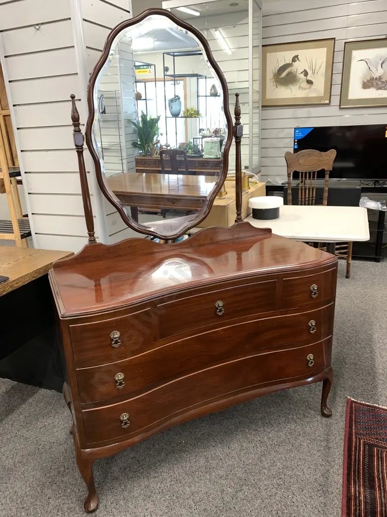 Queen Anne Style Mahogany Dressing Table, 5 Drawer, Oval Scalloped Bevelled Edge Mirror, H169 W105 D51cm Image 1++