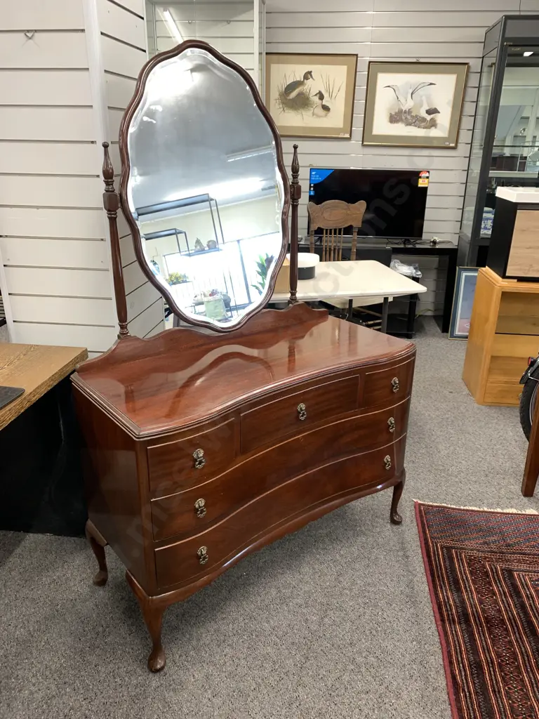 Queen Anne Style Mahogany Dressing Table, 5 Drawer, Oval Scalloped Bevelled Edge Mirror, H169 W105 D51cm Image 1++