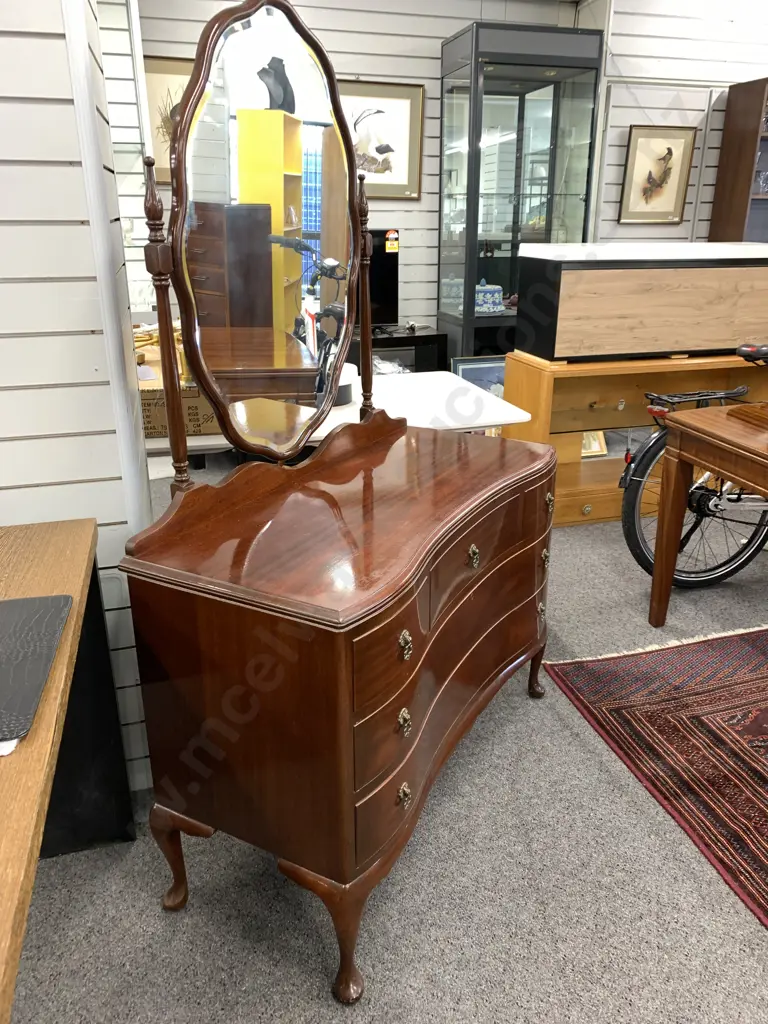 Queen Anne Style Mahogany Dressing Table, 5 Drawer, Oval Scalloped Bevelled Edge Mirror, H169 W105 D51cm Image 1++