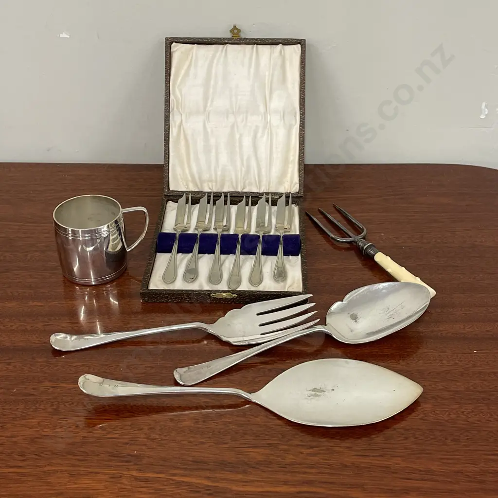 Assorted Silver Plate items Image 1++