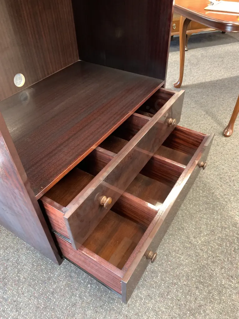 Mahogany Entertainment Unit, 1 Shelf, 2 Drawers With Divisions, Scalloped Front, Mobile, H137 W100 D63cm Image 1++