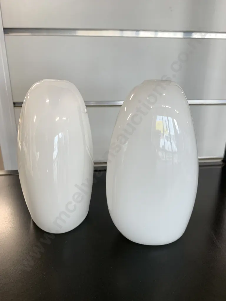 New White Iceberg Vases x 2, H12cm Image 1++