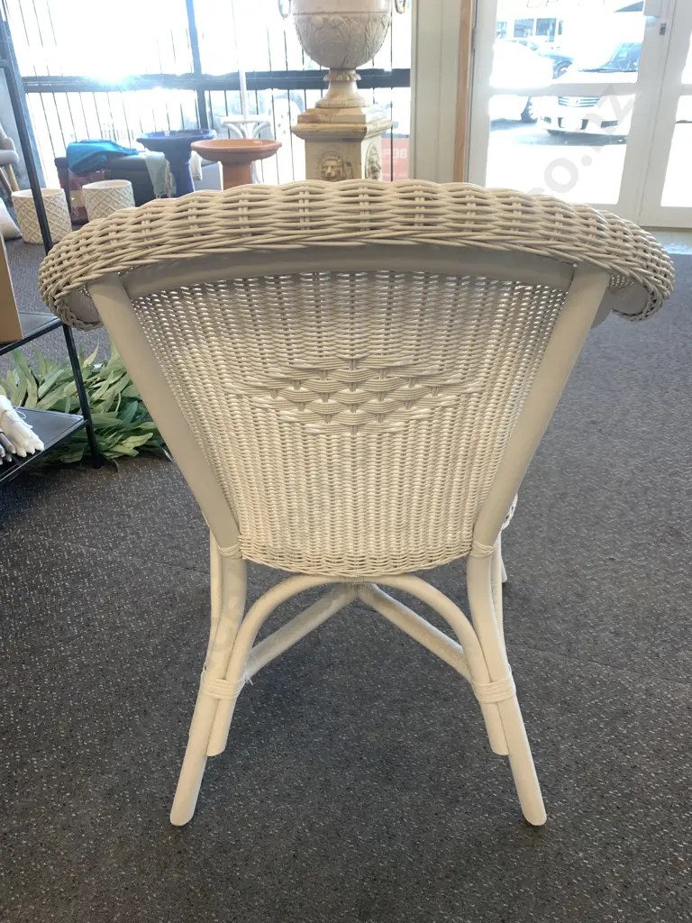 Vintage White Wicker Armed Chair, W80cm Image 1++