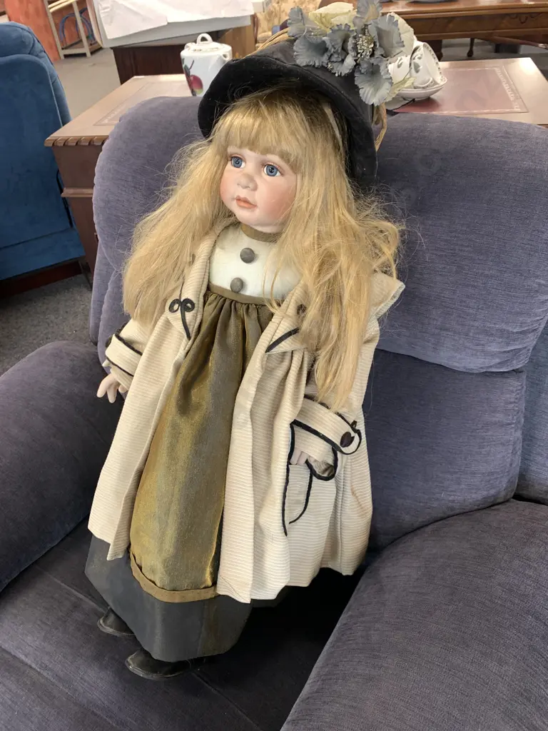 Bisque Porcelain 'Claudia' Hillview Lane Collectors Doll With COA 182/360, Original Box, H71cms, Image 1++