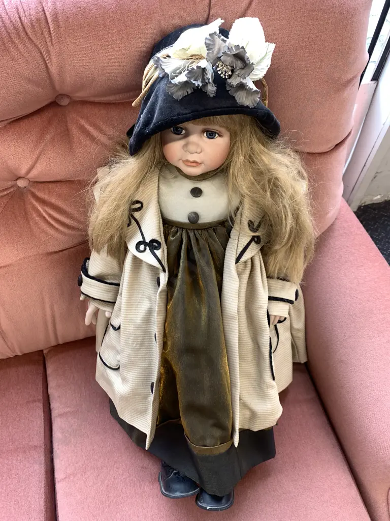 Bisque Porcelain 'Claudia' Hillview Lane Collectors Doll With COA 182/360, Original Box, H71cms, Image 1++