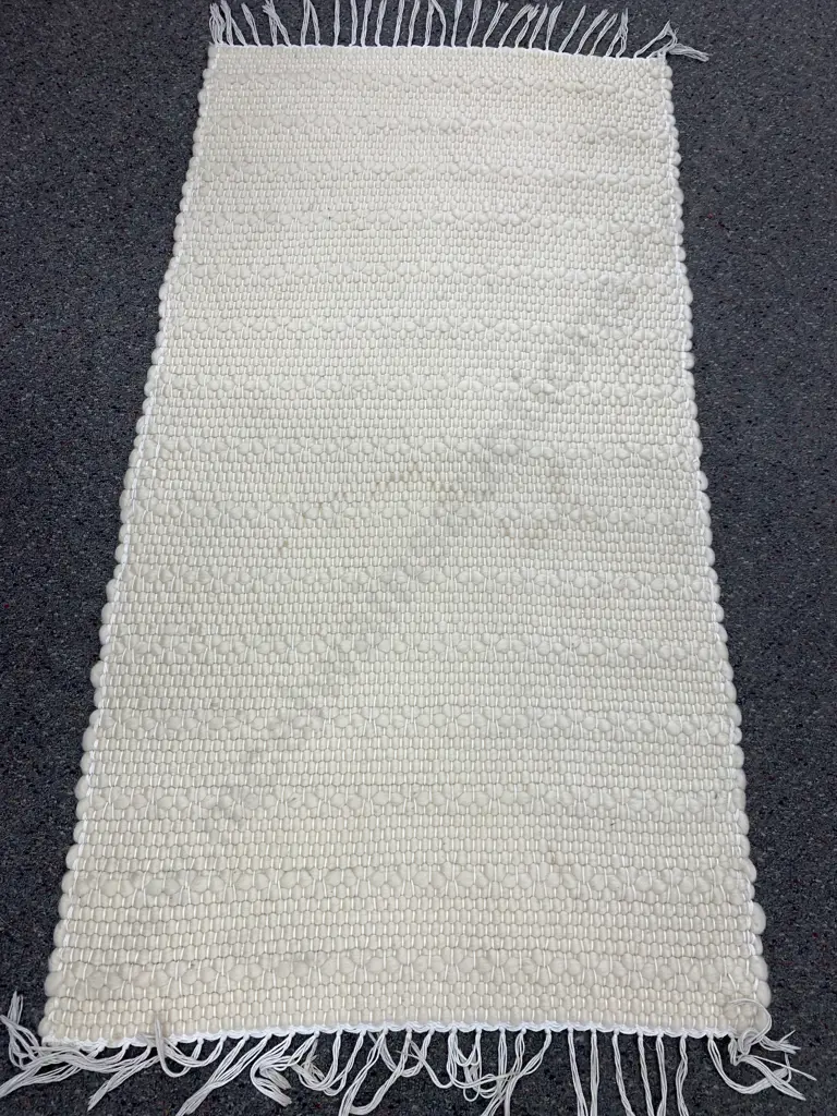 Cream Floor Rug, 150 x 68cm Image 1++