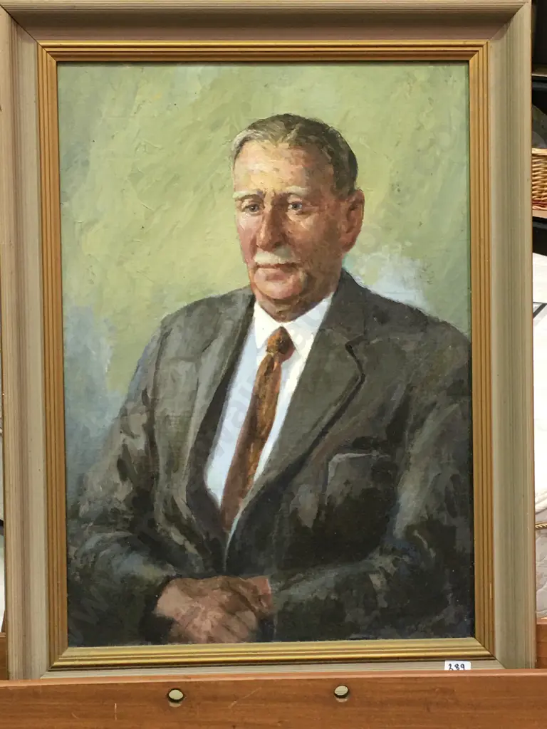 Original Artwork signed by Carl T Laugesen (1900-1987) Portrait Oil on Board. 78 x 58cm incl frame. Image 1++