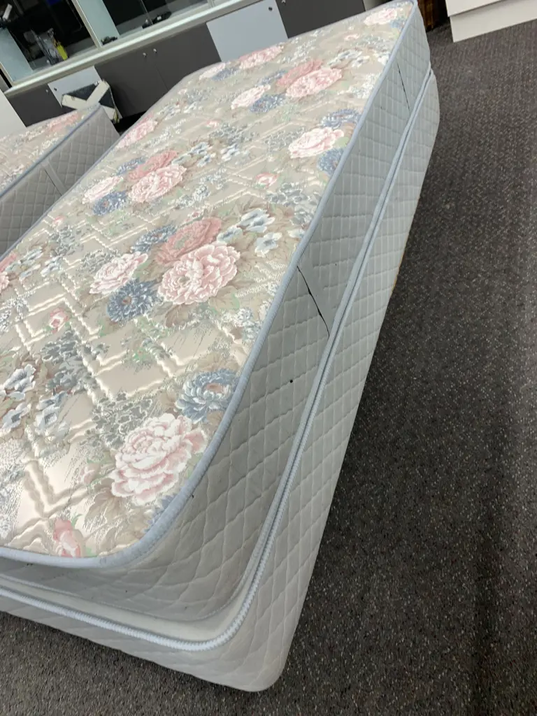 Tattersfield 'Finesse' Single Bed, 3', Pink & Blue Floral Patterned Image 1++