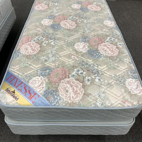 Tattersfield 'Finesse' Single Bed, 3', Pink & Blue Floral Patterned