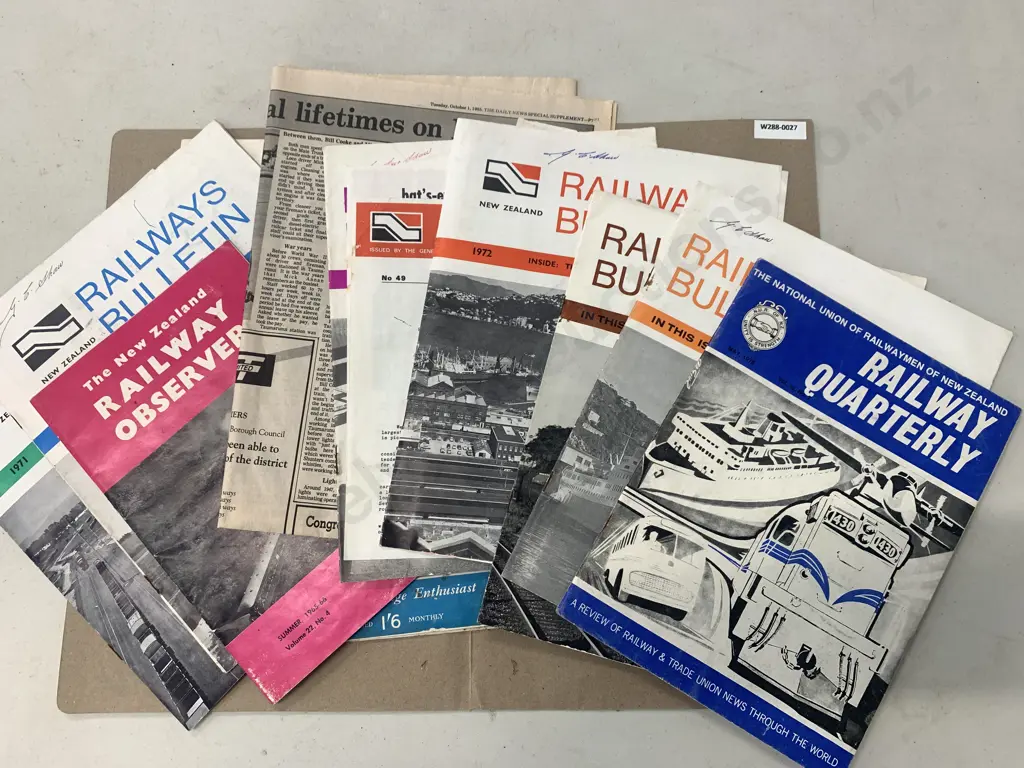 Lot of Vintage New Zealand Railways Bulletins, Railway Observer Etc Image 1++