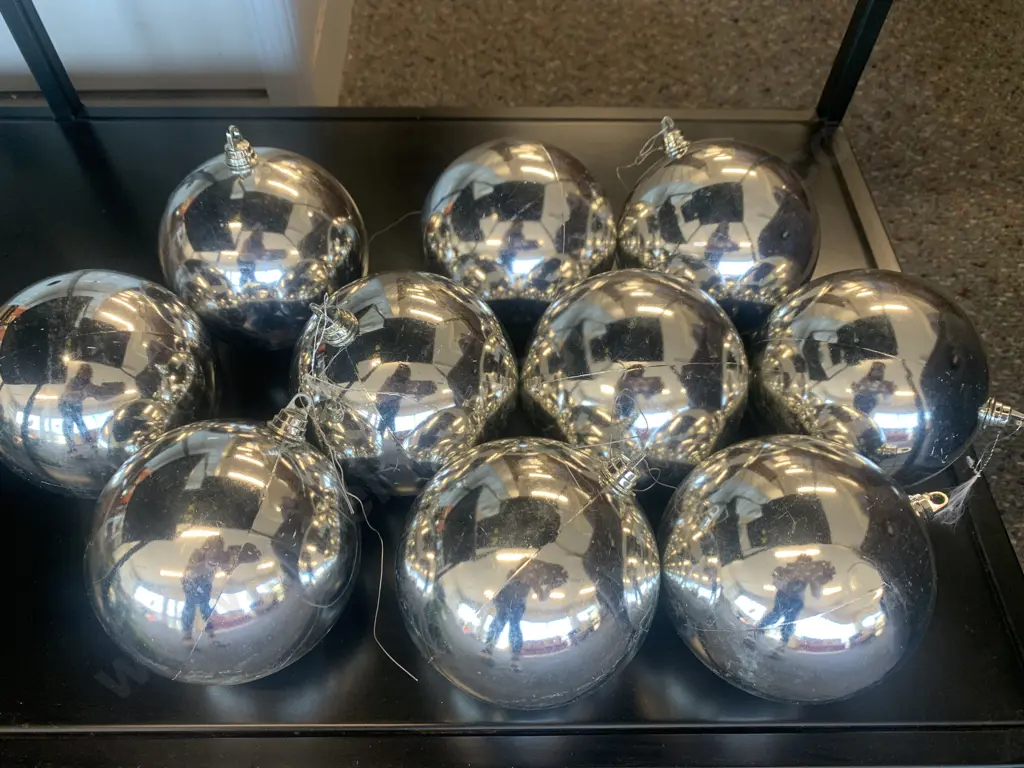Christmas Baubles Silver x10 Image 1++