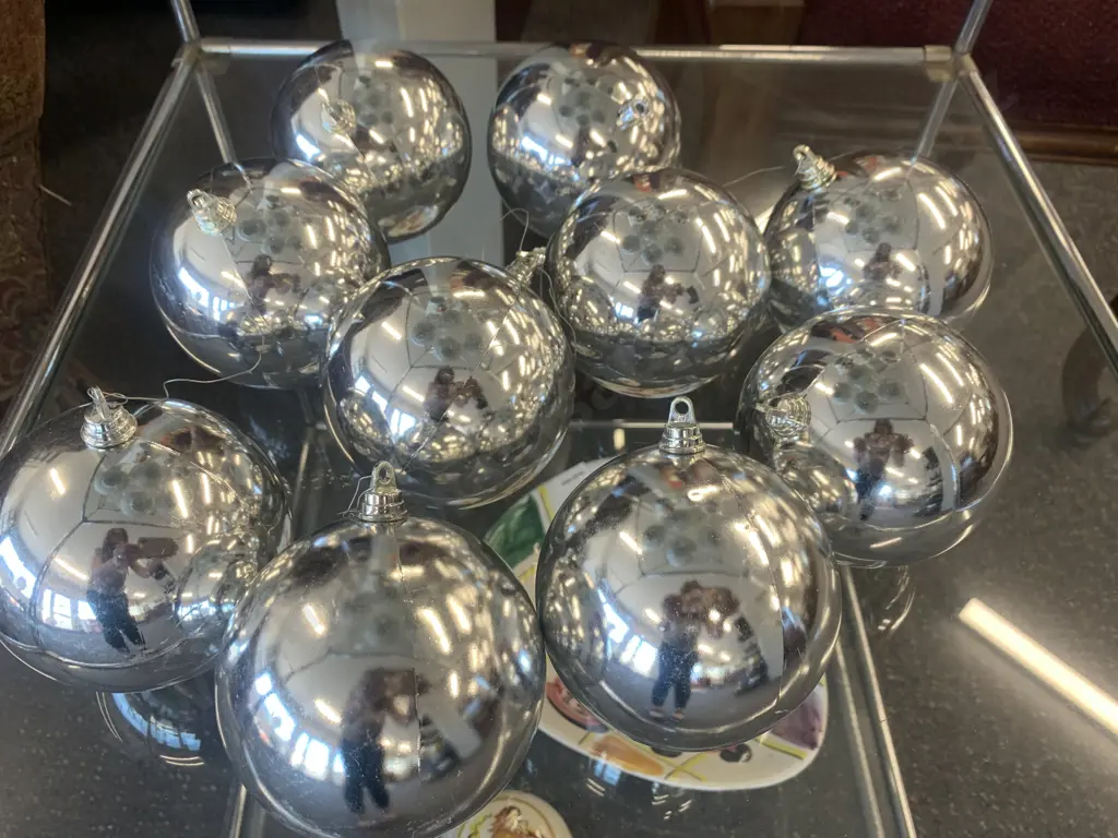 Christmas Baubles Silver x10 Image 1++