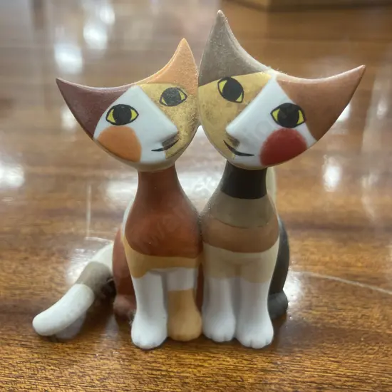 Goebel Porcelain Modernist Cat Figurine Designed by Rosina Wachtmeister, Printed Signature To Base. Approx 8 x 8cm