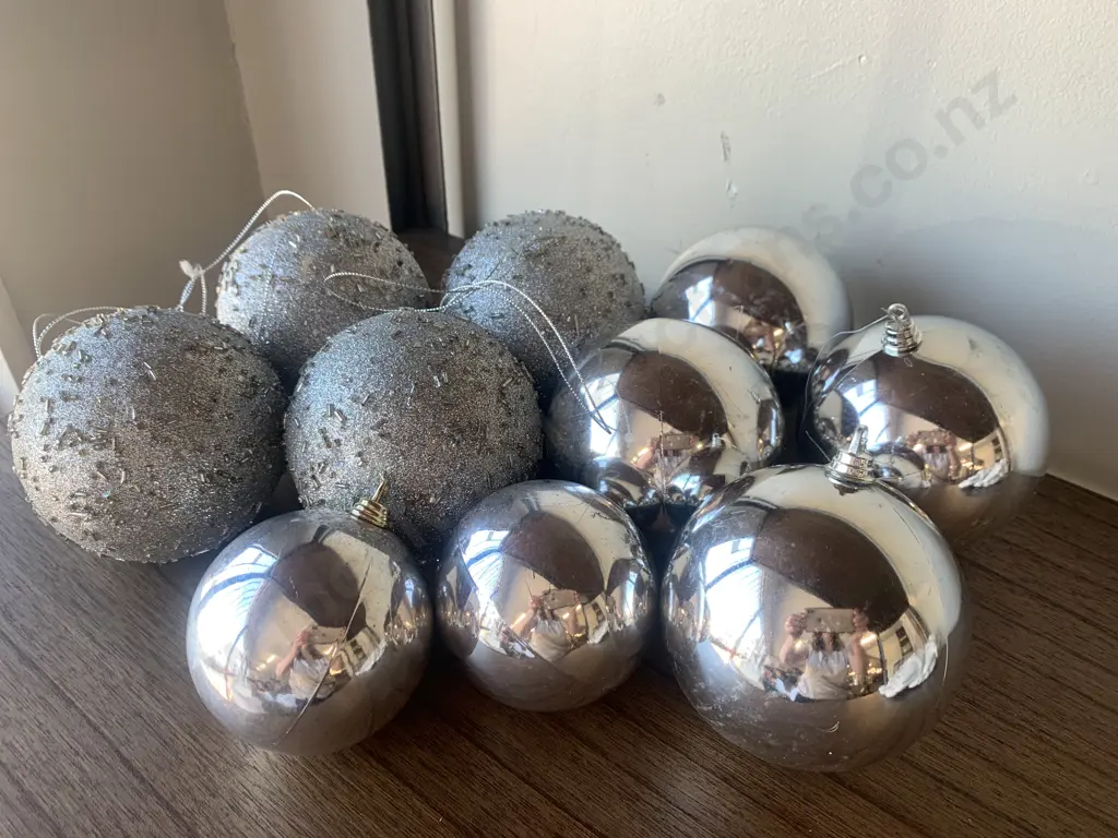 Assorted Christmas Baubles X10 Silver And Beaded  Image 1++