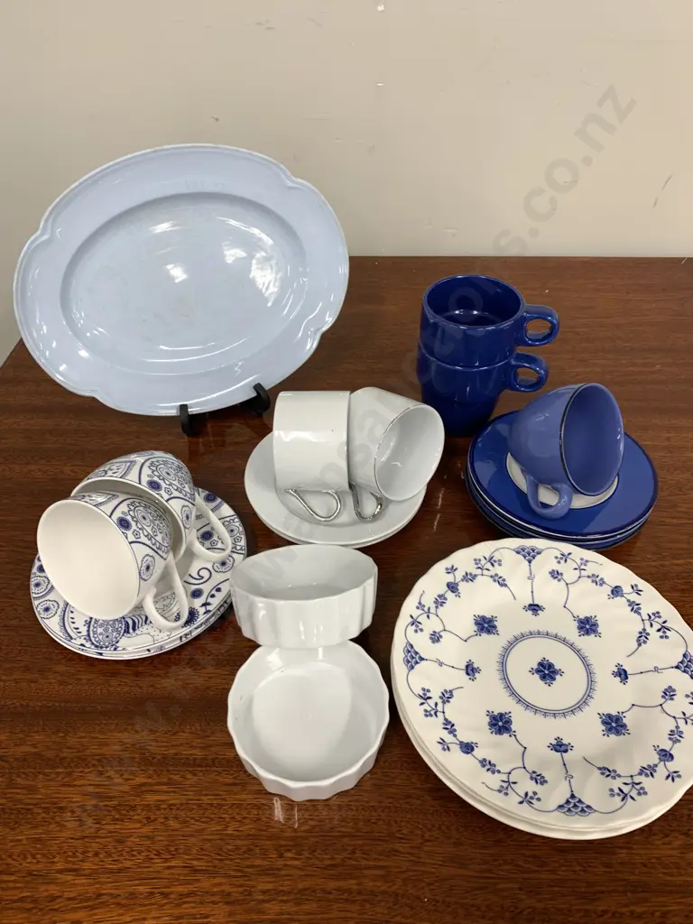 Selection of China, Blue & White Crockery Including Churchill, Art House, Johnson Bros Etc Image 1++