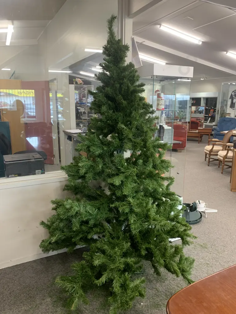 Large Christmas Tree With Stand Image 1++