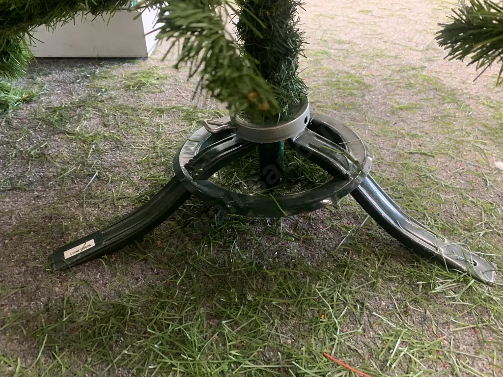 Large Christmas Tree With Stand Image 1++