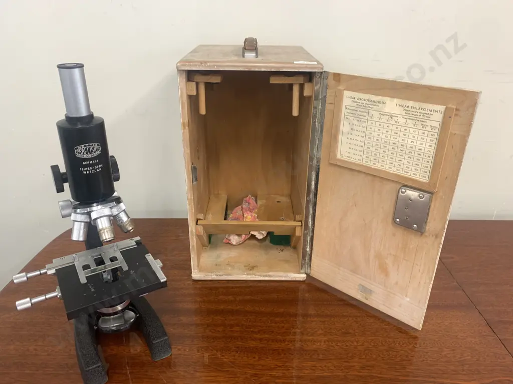 Vintage Monocular Microscope with Carry Case - Hettig Praecision - Germany - Teiwes-Optic Wetzlar Image 1++