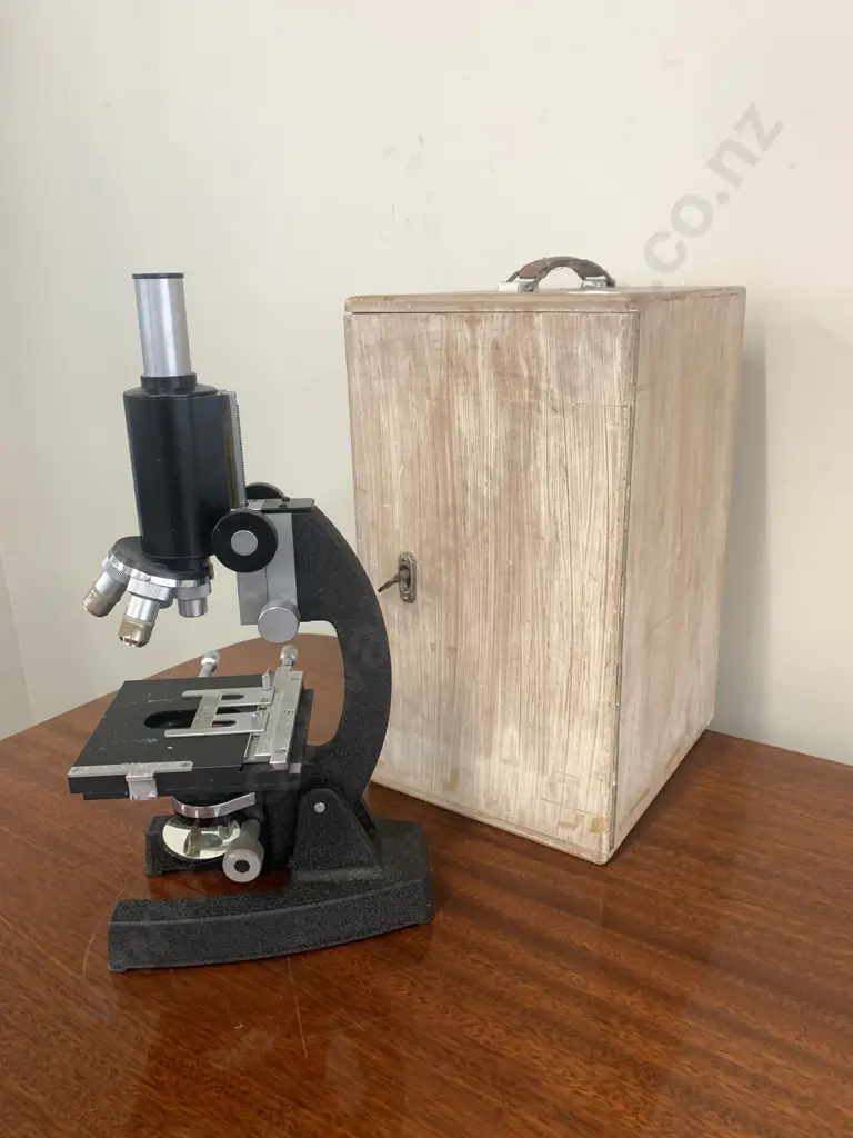 Vintage Monocular Microscope with Carry Case - Hettig Praecision - Germany - Teiwes-Optic Wetzlar Image 1++