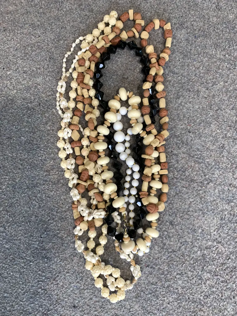 Selection of Costume Jewellery 'Necklaces' Including Beaded & Shell Image 1++