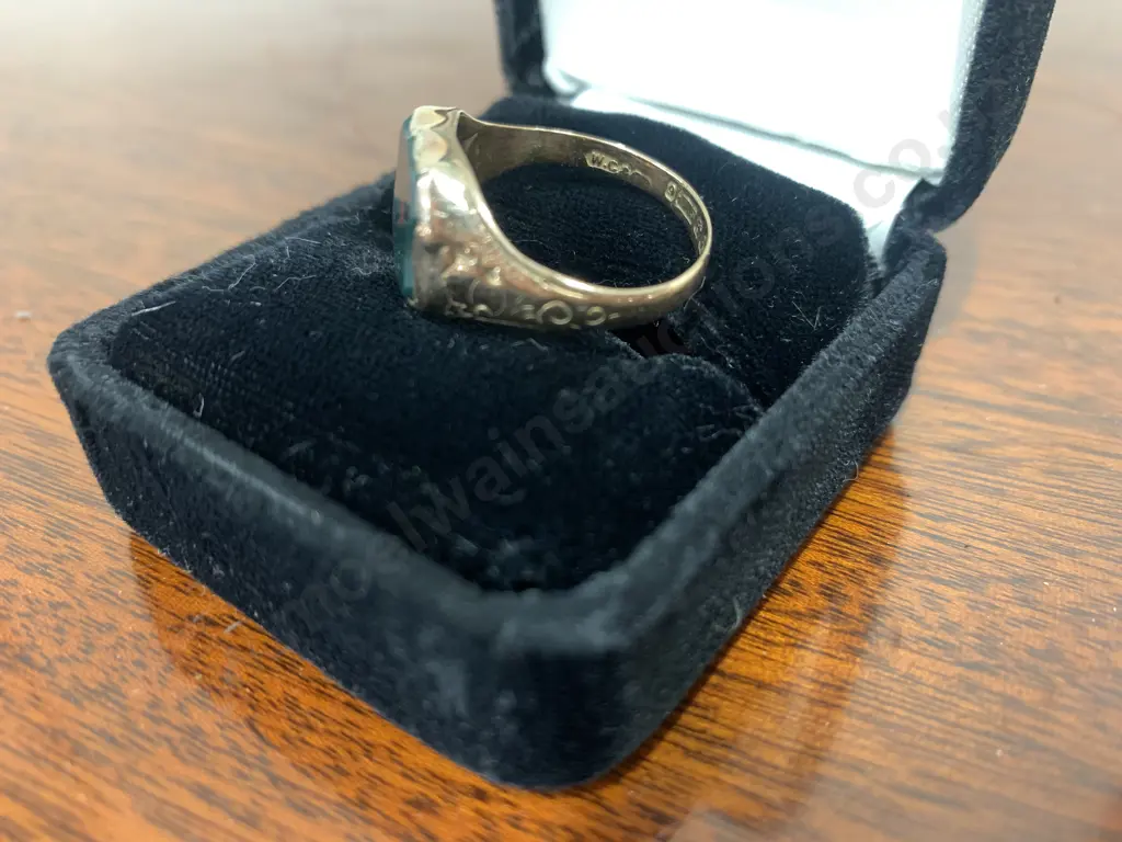 Antique Hallmarked Gold and Greenstone Ring (In As Found Condition) Image 1++