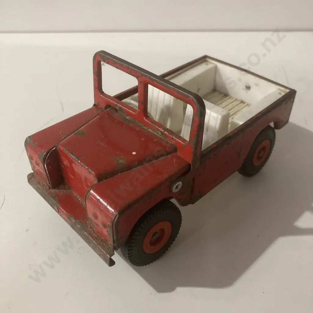 Vintage Tri-ang Tinplate Red Land Rover, L15cm Image 1++