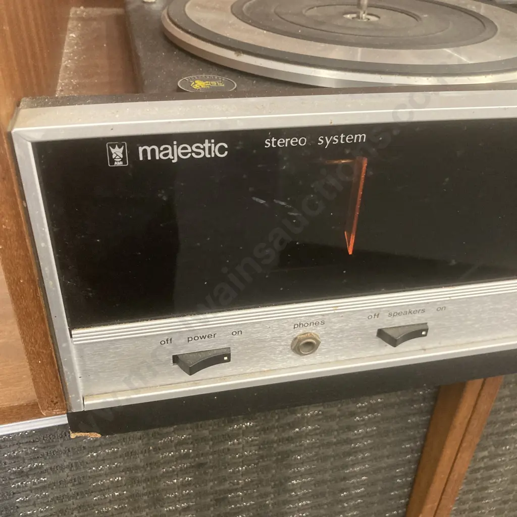 Vintage Majestic Stereo System & Pair of Speakers (Radio Works, Turntable Turns, No Illumination) Image 1++