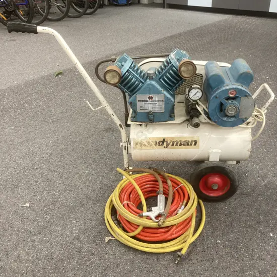 Classic New Zealand Made NIVEN Handyman Compressor With Hoses, Dust Gun & Tyre Inflator, 20 Psi