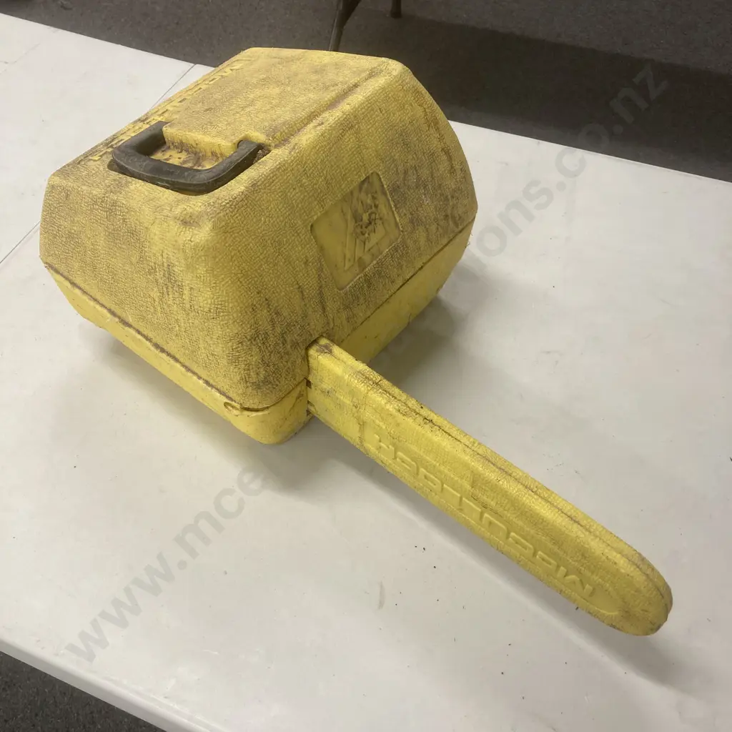 McCulloch Eager Beaver Chainsaw In Moulded Carry Case, 14" Bar Image 1++