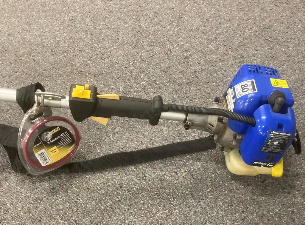 Victa Tornado Petrol Line Trimmer & Trimmer Line Image 1++