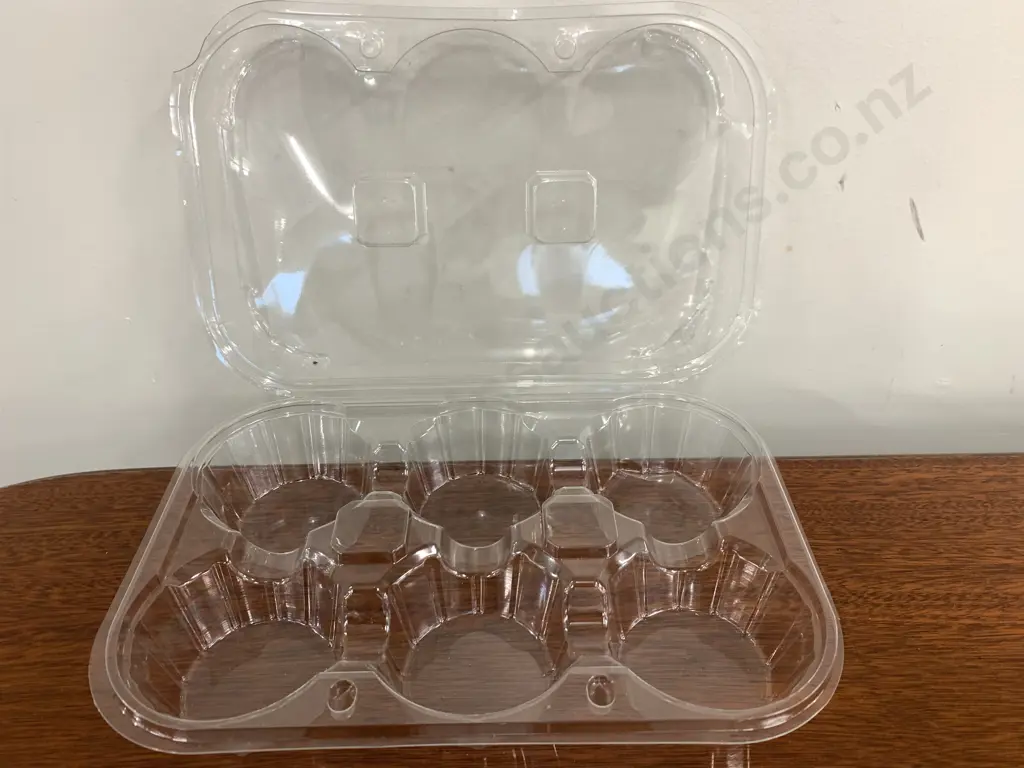 Box of Rectangular Clear Muffin / Cup Cake Lidded Containers Image 1++