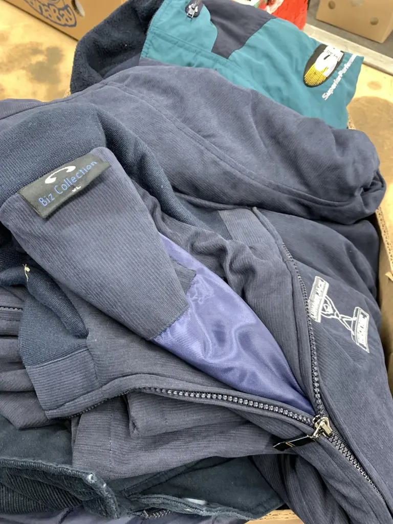 Selection of Jackets x 3 & 1 x Vest, Size XL Image 1++