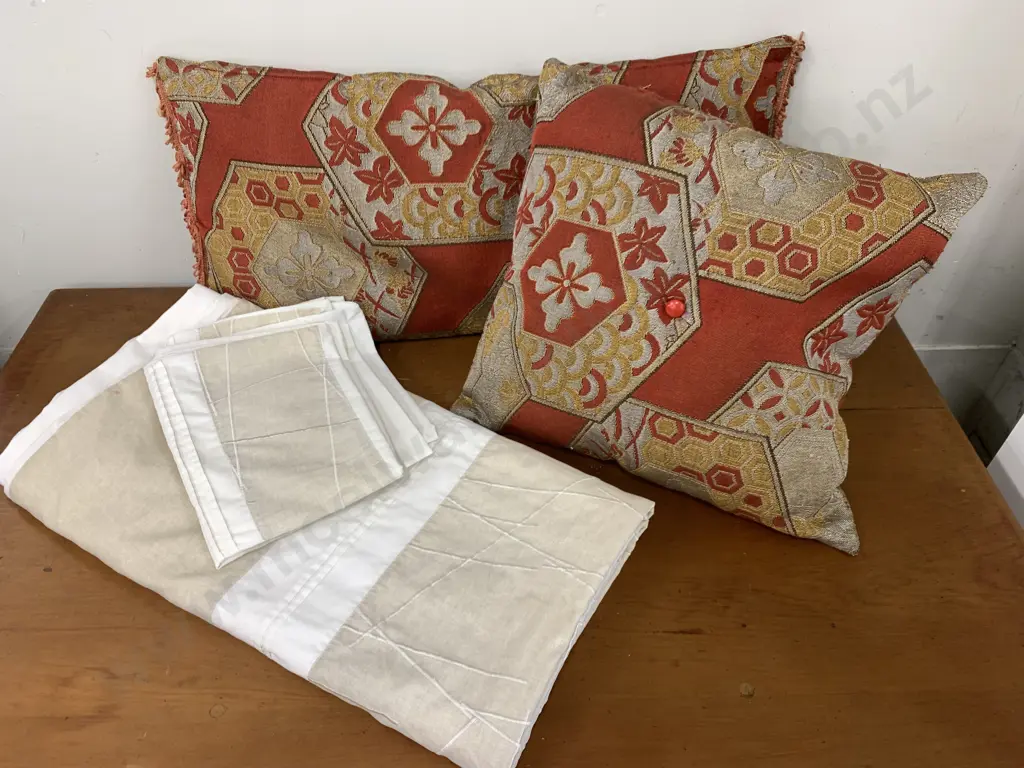 Duvet Cover, Pillow Cases & Cushions x 2 Image 1++