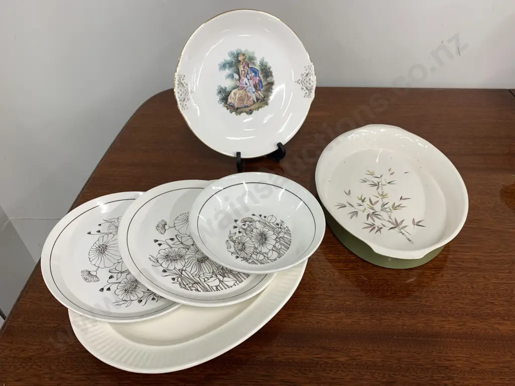 Assortment of Crown Lynn Items Including Oval Cook n Serve Dish, Platter, Plates Etc Image 1++