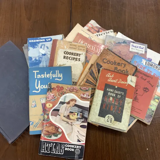 Selection of Vintage Recipe Books, Aunt Daisy's Handy Hints, Graphic Bible Etc
